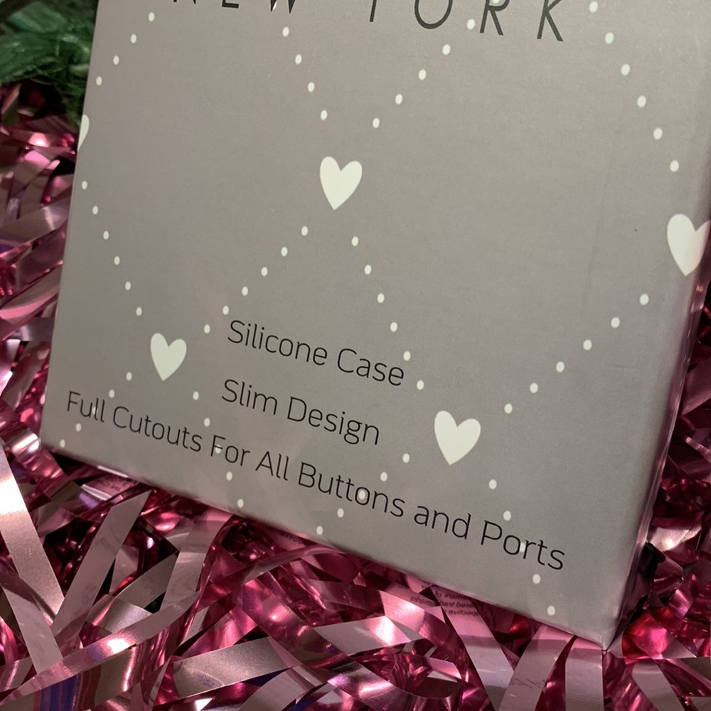 🌹NWT Nicole Miller • iPhone Pro14/14 • Pro13/13 Silver Heart Design Phone Case - Picture 3 of 5